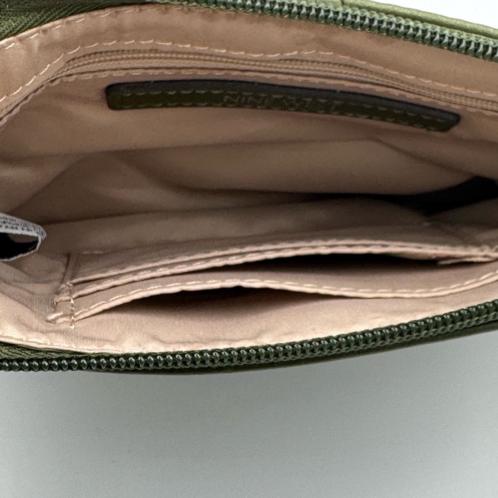 Green Quilted Nine West Wristlet Wallet Pouch - Picture 6 of 9